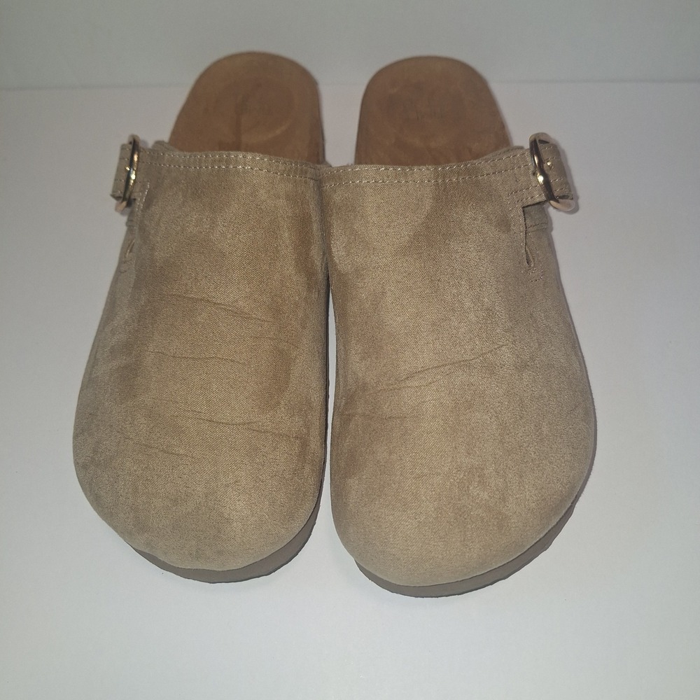 Time and Tru Womens Taupe Faux Suede Buckle Clogs Mules Slip On Shoes Size 7